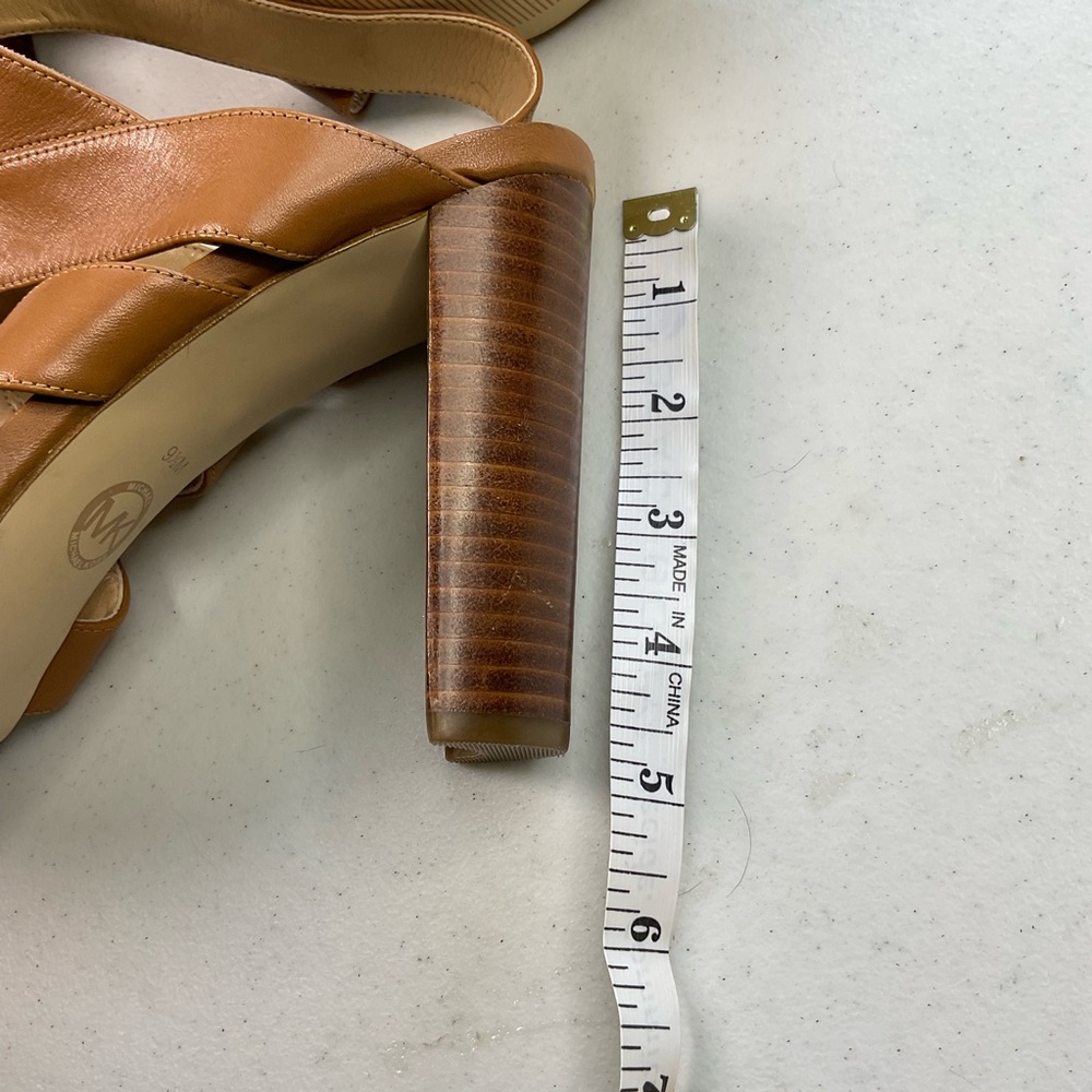 Micheal Kors Sexy Women's Tan Strappy Sandals with gold tone ankle Buckle prom - Picture 6 of 8